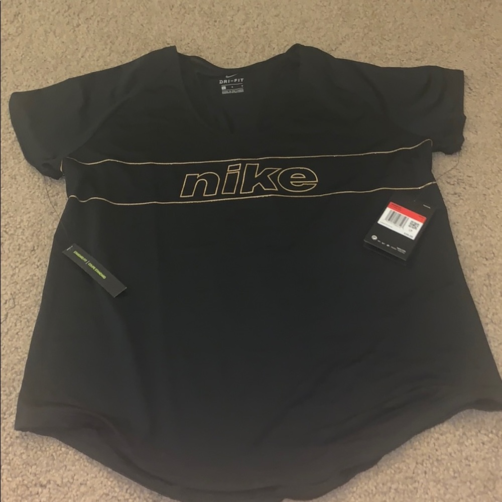 Women’s Nike Top